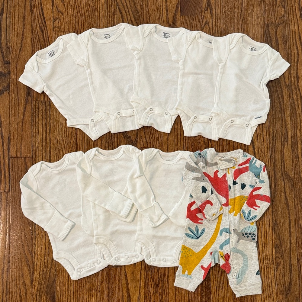 Brand New Unisex Baby Short and Long Sleeve Onesie’s